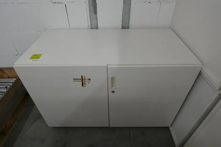 1x Sideboard Maße in cm: ca. 120 x 60 x 80